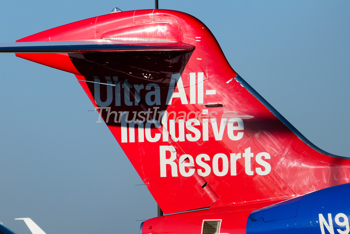 Bombardier BD-100-1A10 Challenger 300 N991GS (cn 20099)